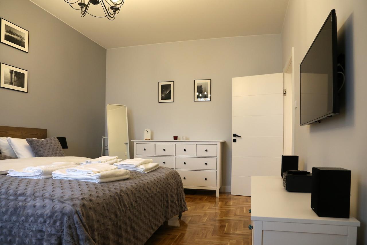 Grey Kosciuszko Apartment